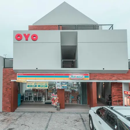 Oyo 780 Acg House Kalibata Syariah Hotel
